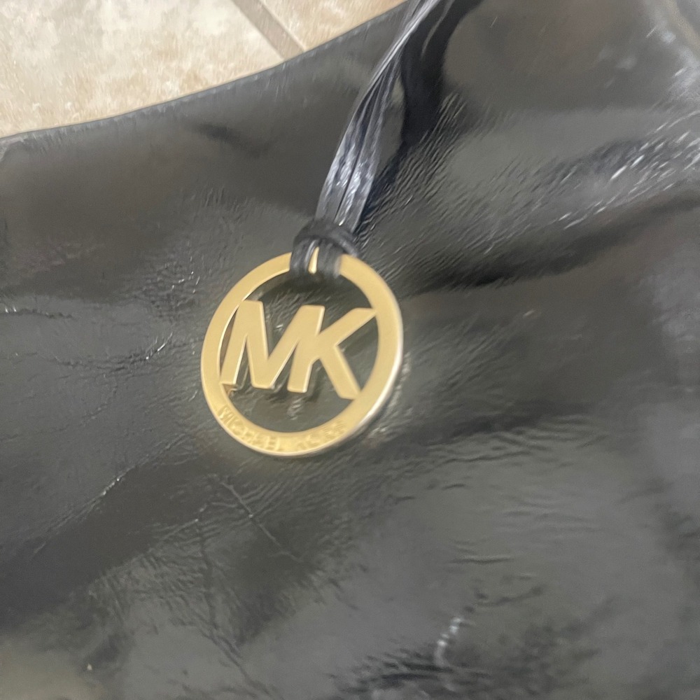 Michael Kors Black Patent Leather Shoulder Bag Gold MK Charm Hobo Large EUC - Picture 4 of 9